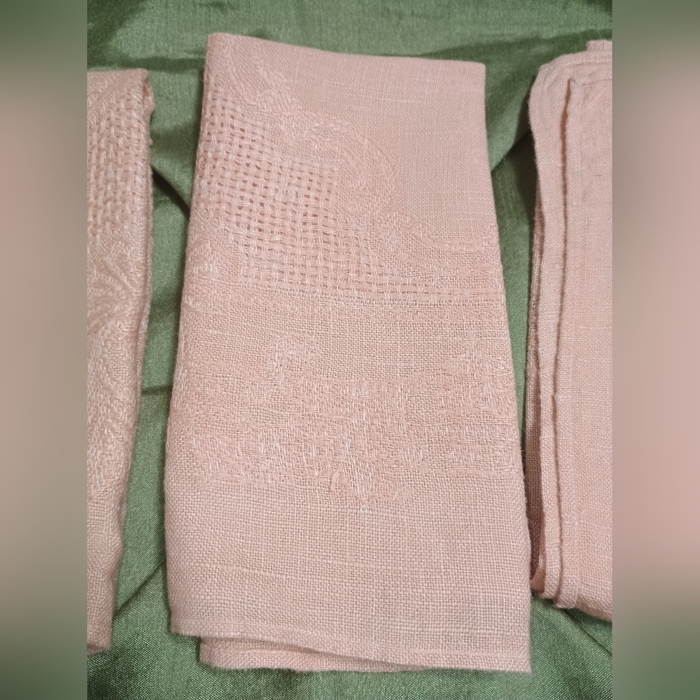Set of 4 Peach Linen Textured Cloth Napkins 15 X 15 Inches - Picture 4 of 9